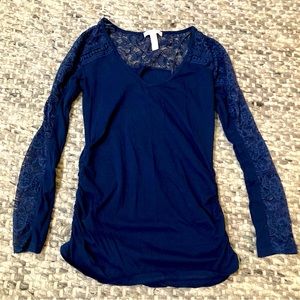 New Maternity Blue Lace crochet long sleeve shirt fitted ruched Gap Old Navy
